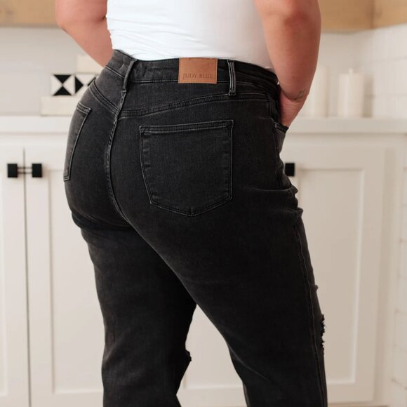 SUSANNAH HIGH RISE RIGID MAGIC 90'S DISTRESSED STRAIGHT JEANS IN BLACK - Picture 4 of 7